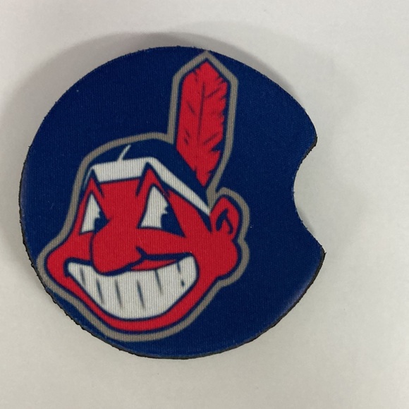 Cleveland Indians License Plate With Cup Holder Inserts - Picture 2 of 4
